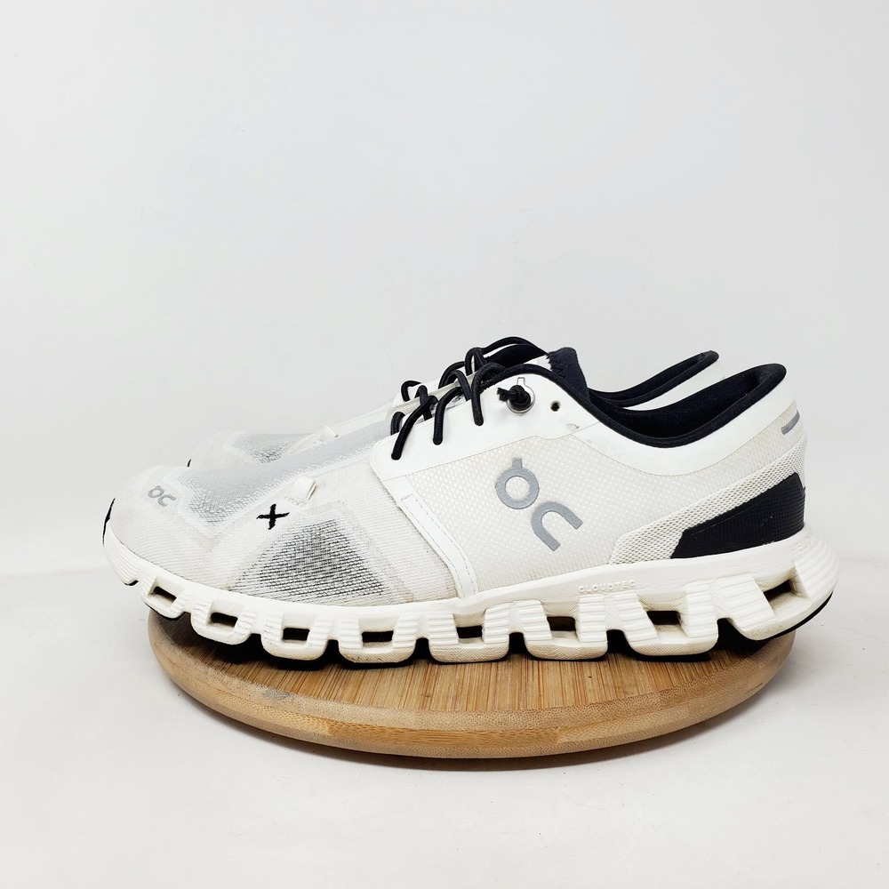 On Cloud X 3 Running Shoes Womens 7 White Walking Gym Comfort Sneaker